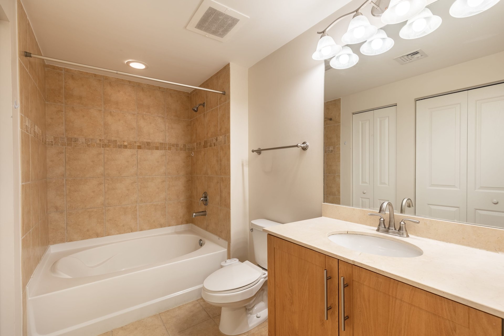 511 SE 5th Ave Unit: 1423