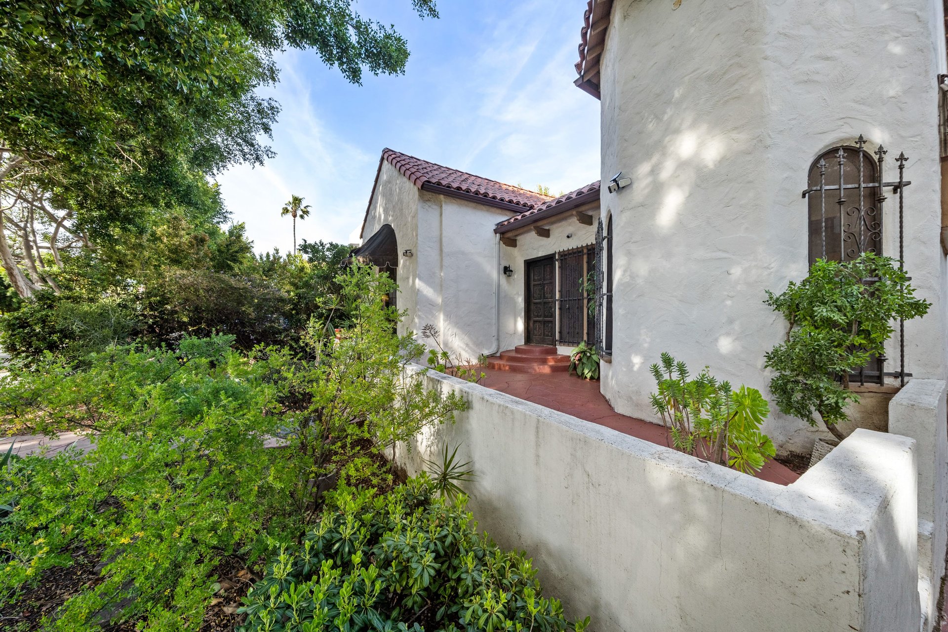 Opportunity Knocks in Prime Beverly Grove!