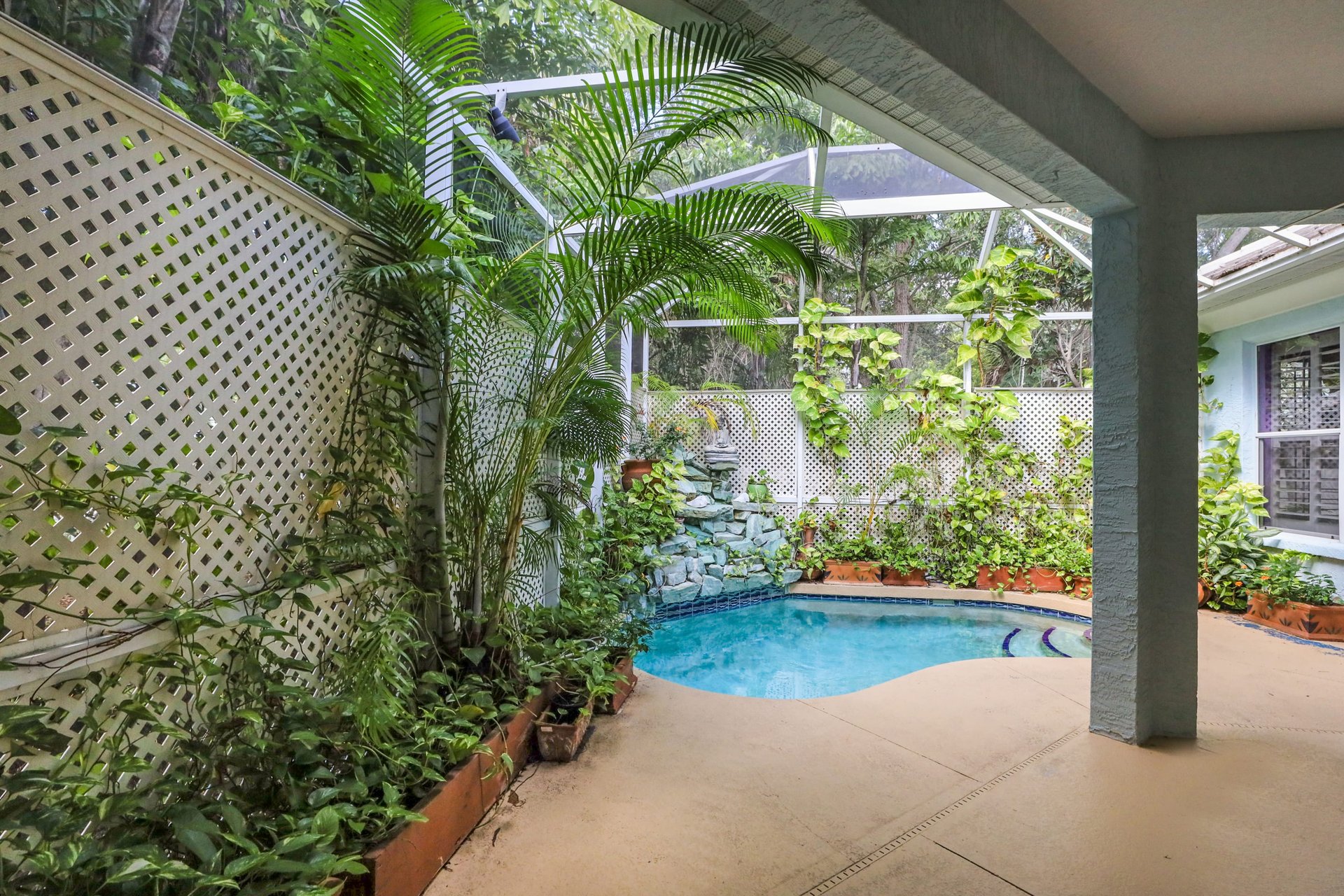 1379 Tearose Place