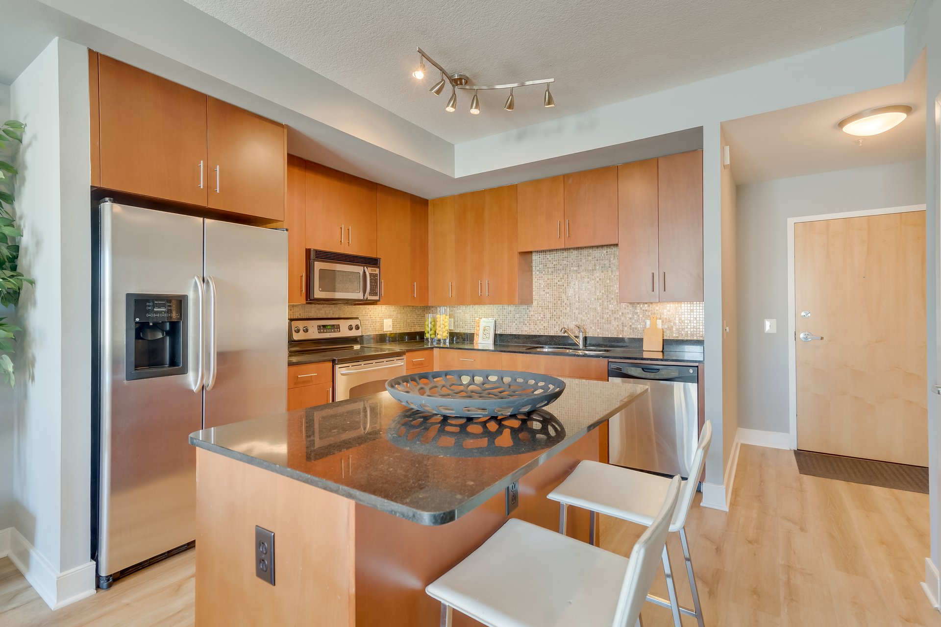 910 M St NW #1008