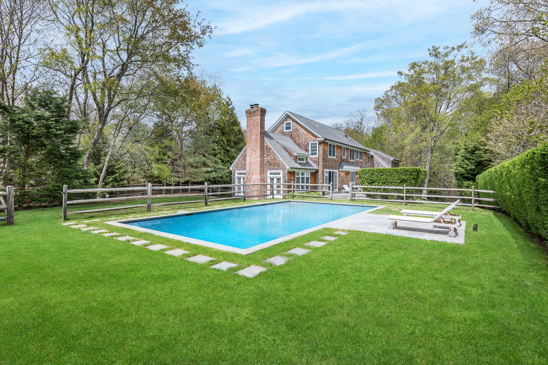 160 Ferry Rd