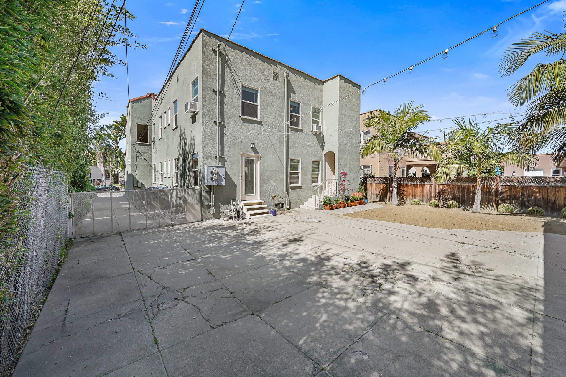 Exquisitely Remodeled Trophy Duplex in Longwood Highlands