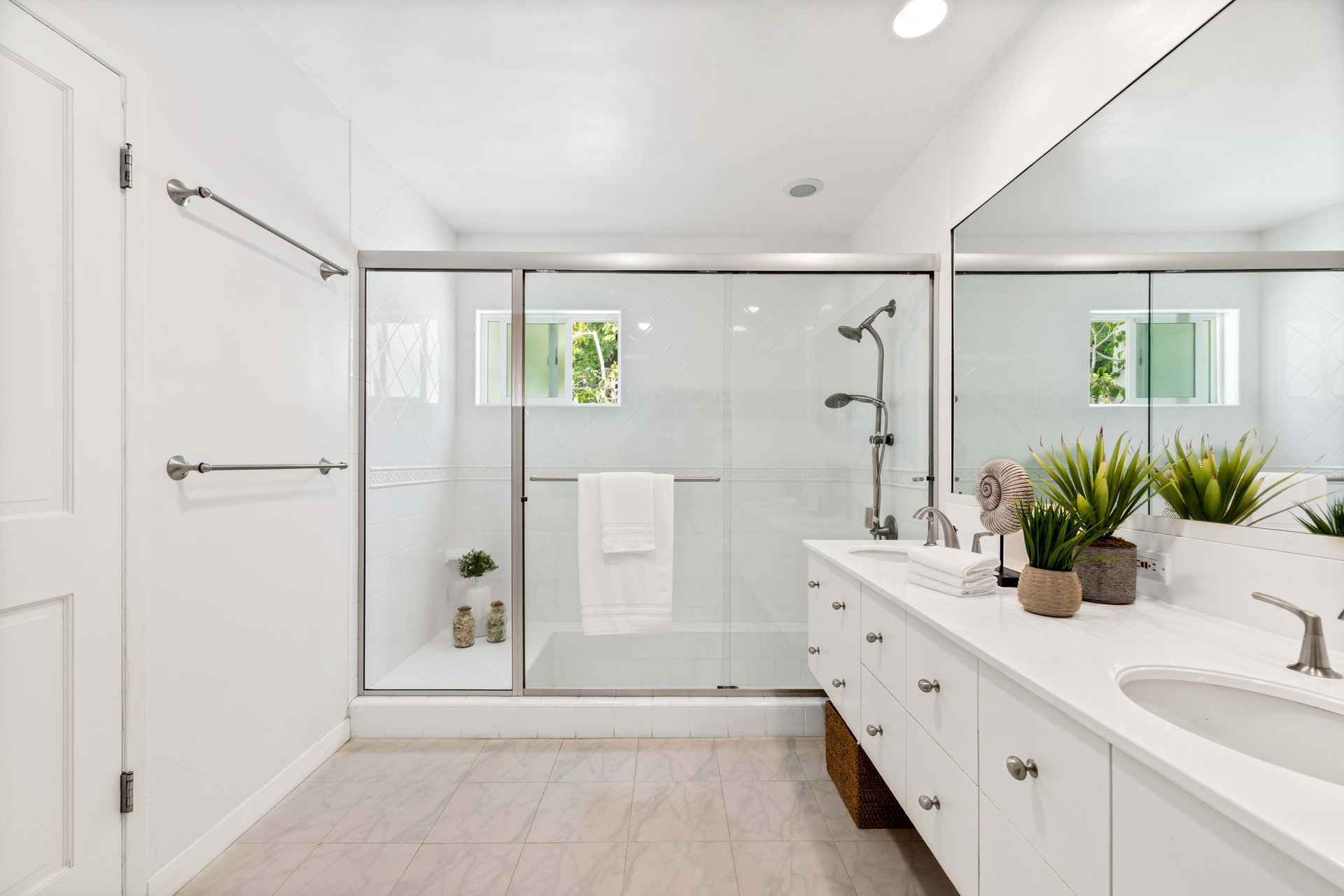 616 Holmby, Little Holmby