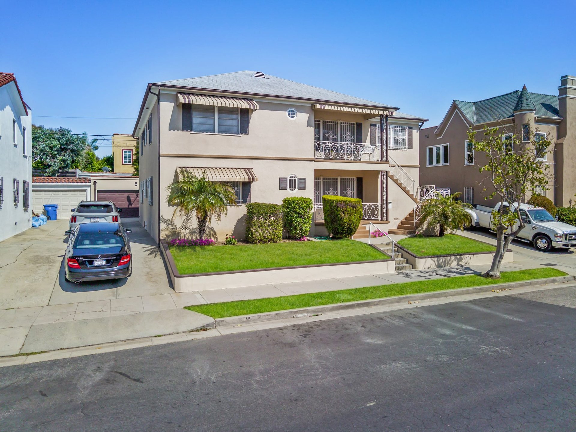 Pristine & Historic Trophy Duplex in Prime Miracle Mile