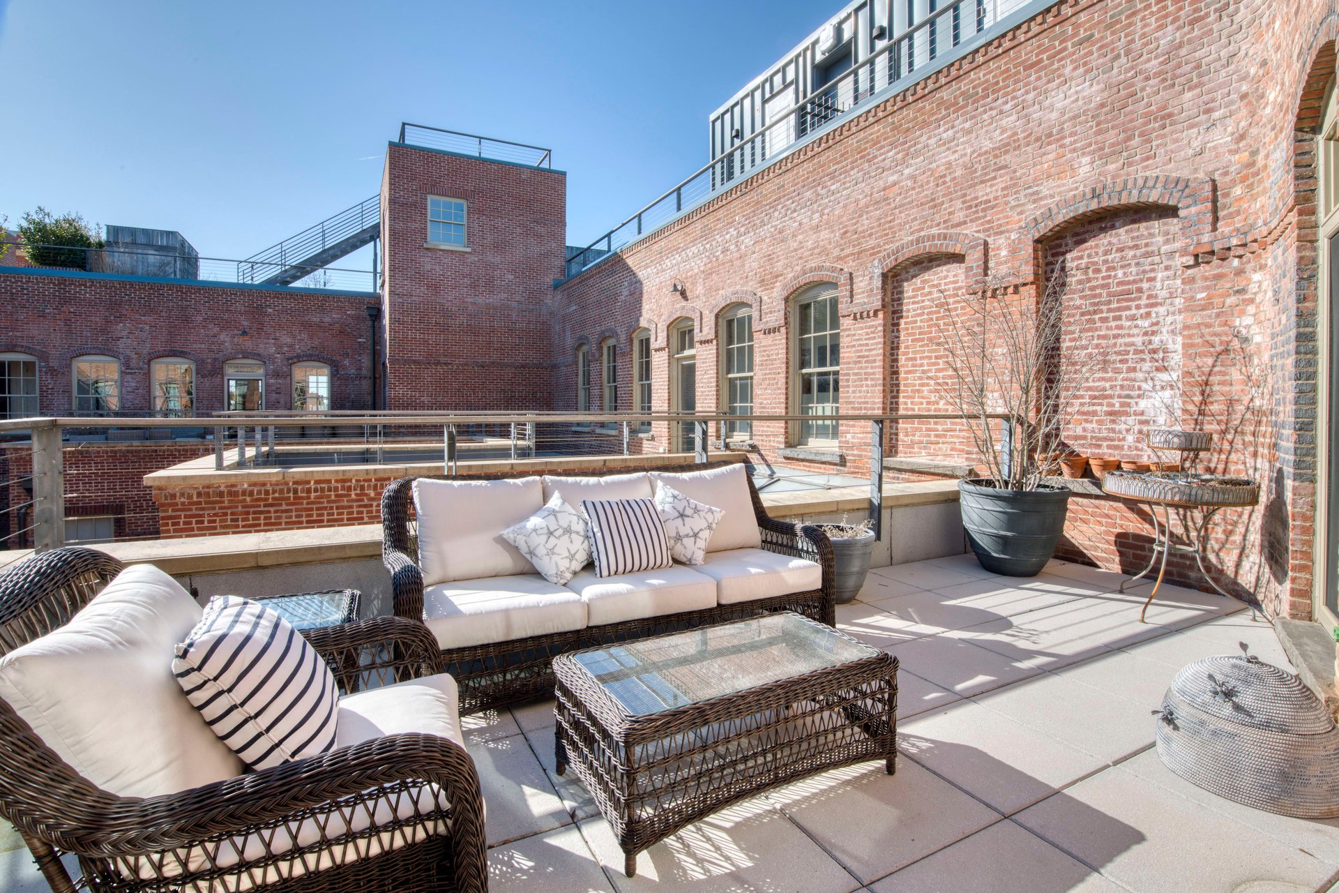 A Watchcase Flagship Penthouse With Unmatched Water Views