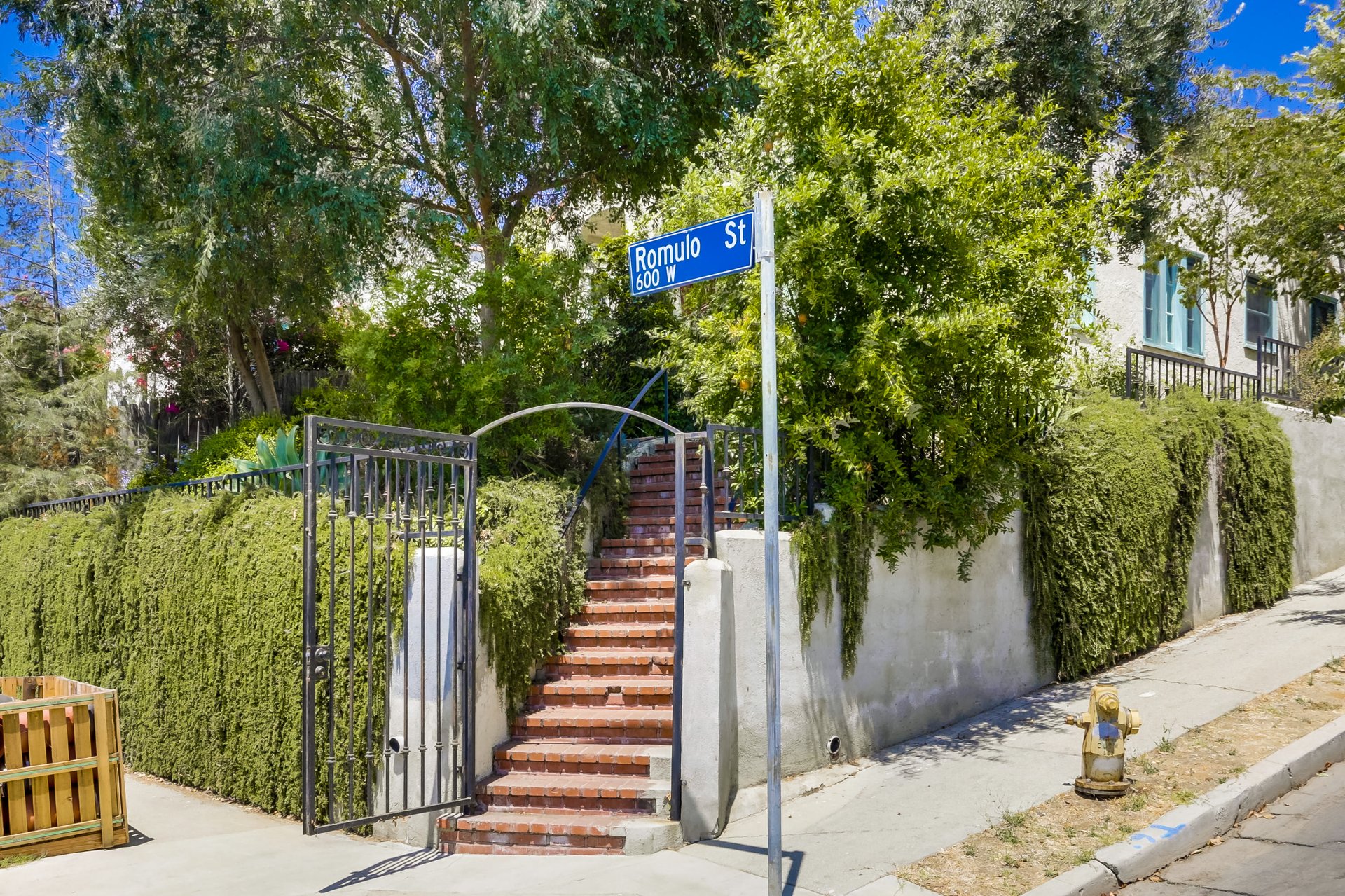 669 Romulo St