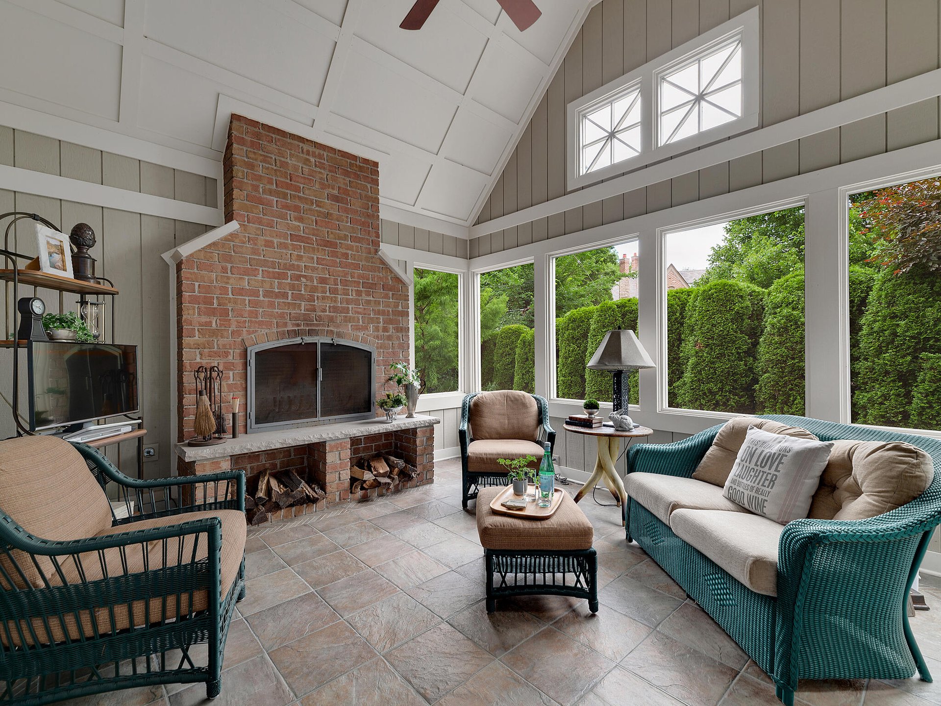 554 Pamela Cir