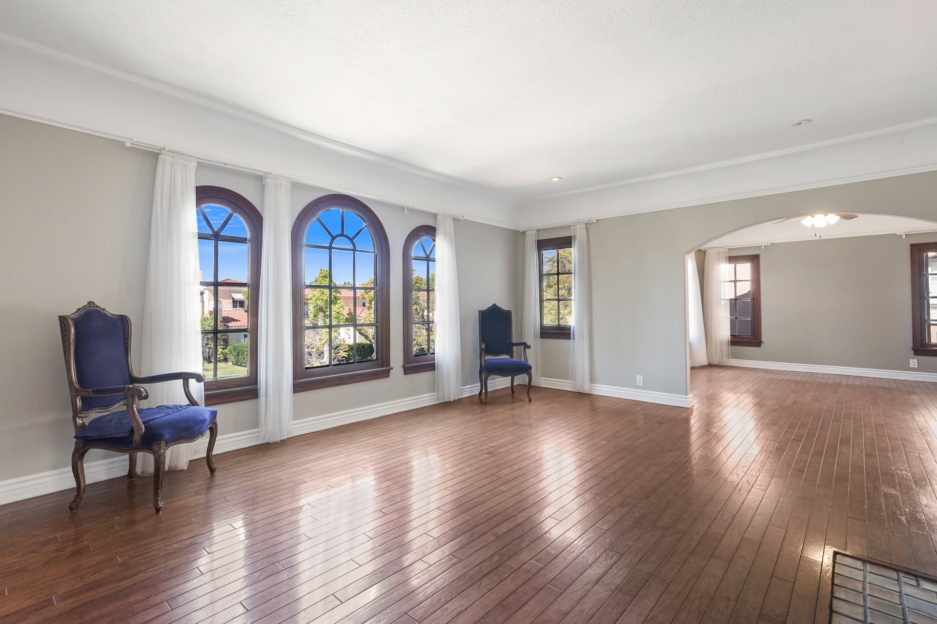 Exquisitely Remodeled Trophy Duplex in Longwood Highlands