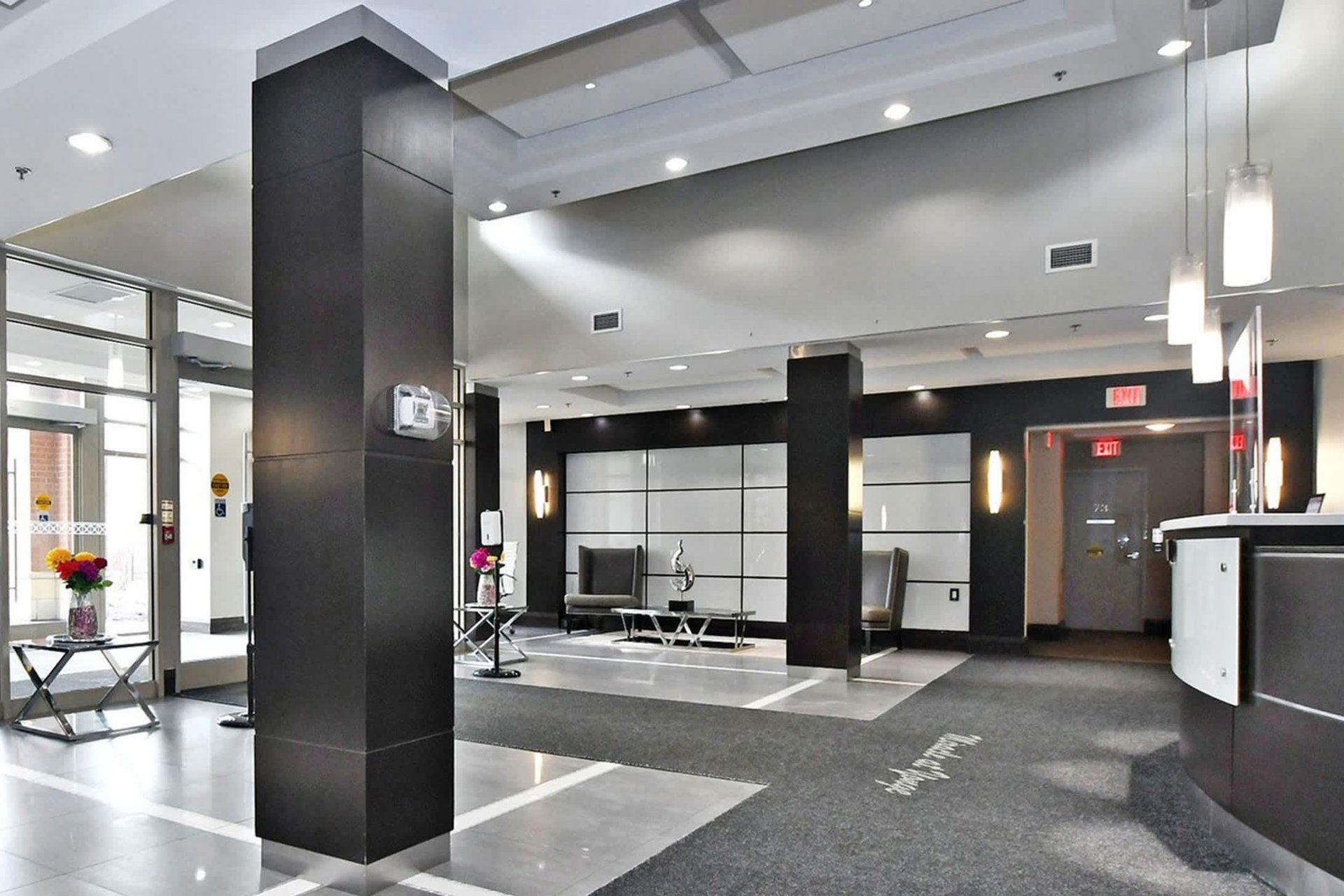 75 King William Cres Unit: LPH13