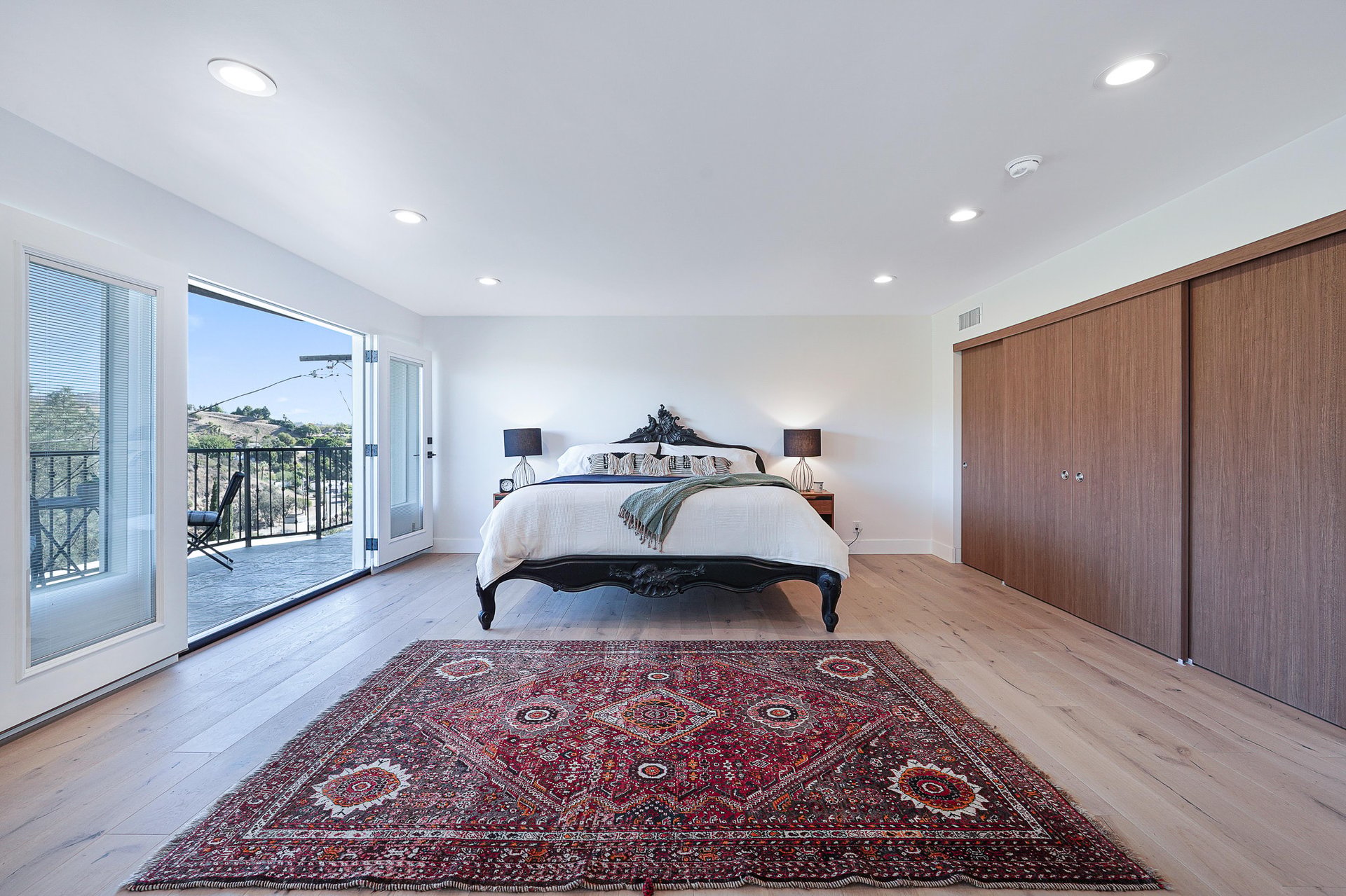 Immaculate & Turnkey Contemporary Home in Hollywood Hills