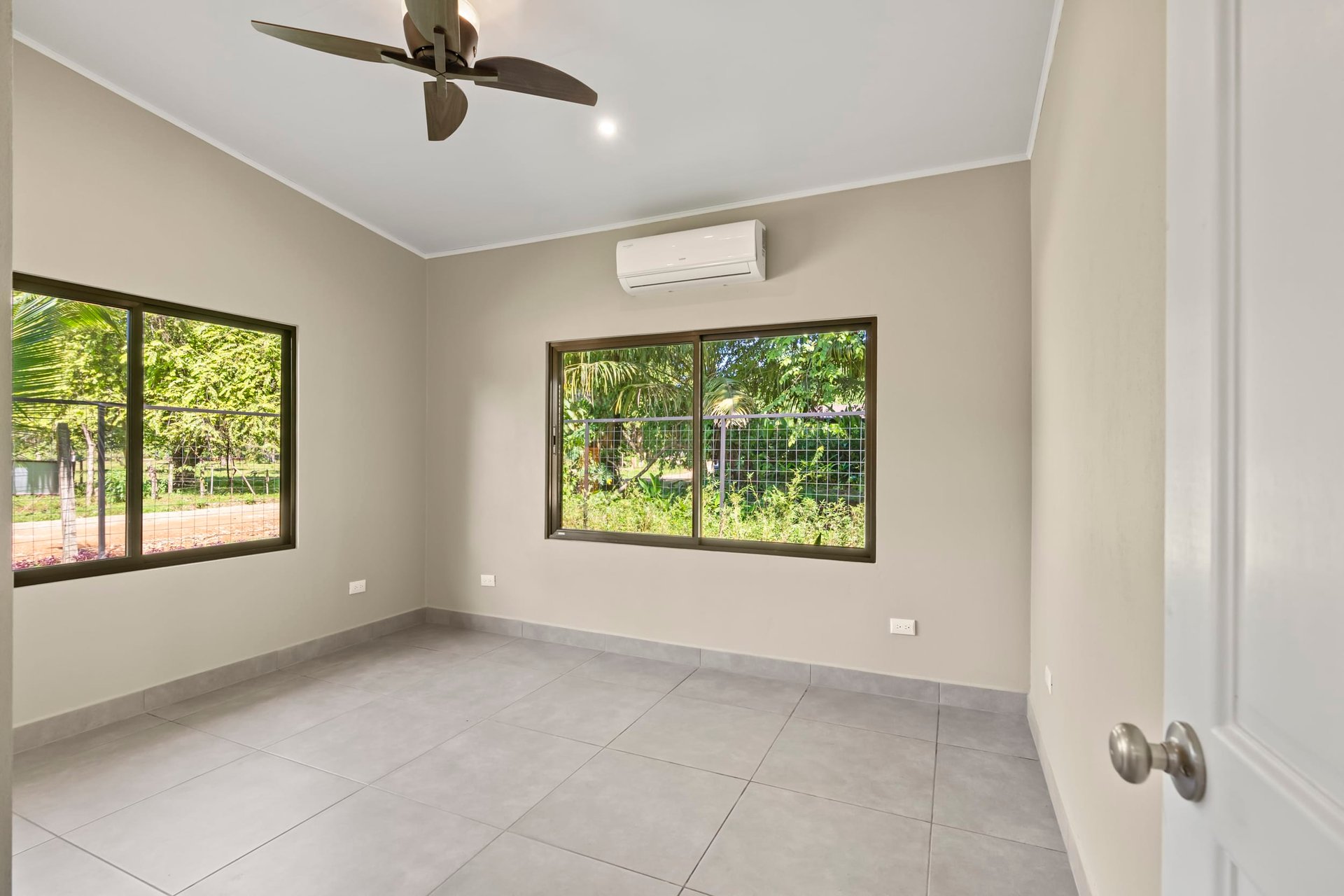 CASA MARINA – CLOSE WALK TO THE BEACH AT PLAYA CHAMAN – 0.14 ACRES