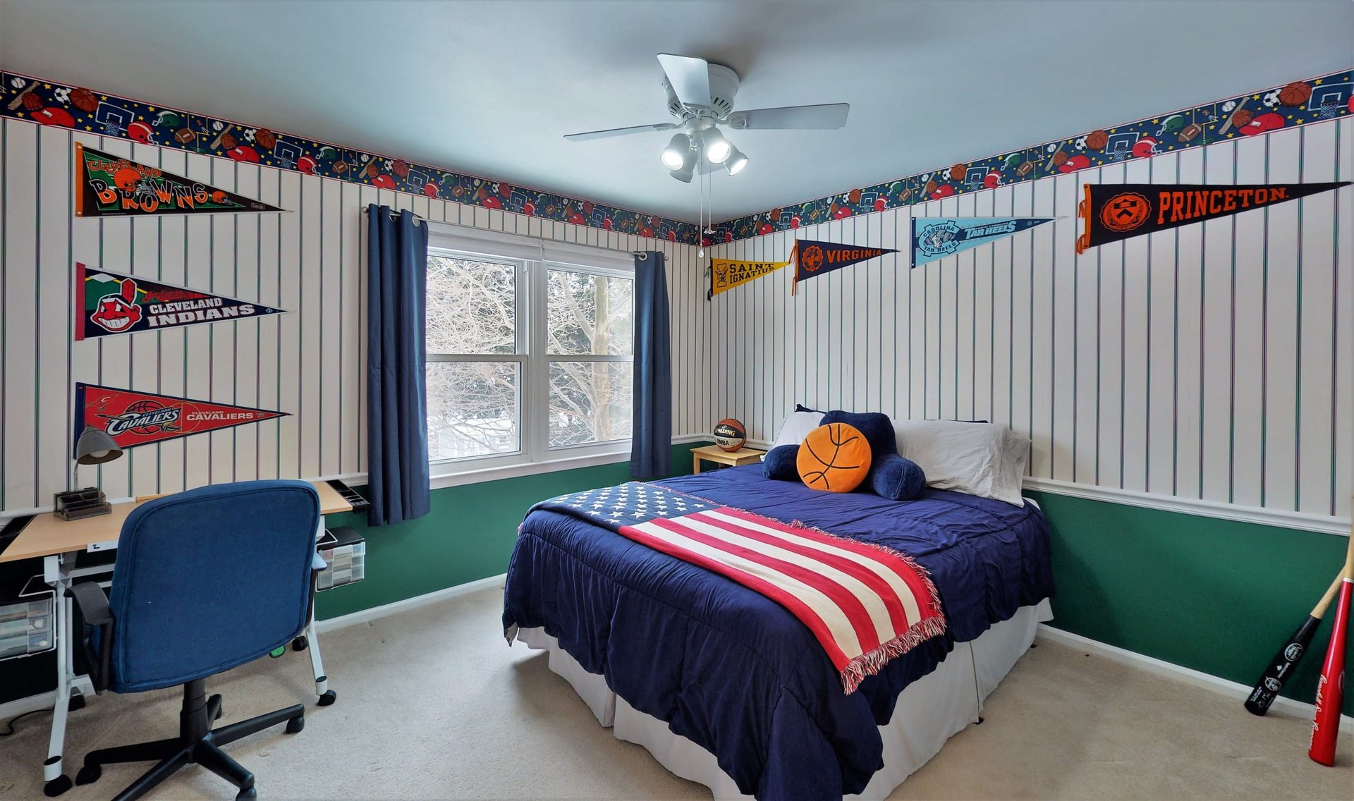 32 LAWRENCIA DR