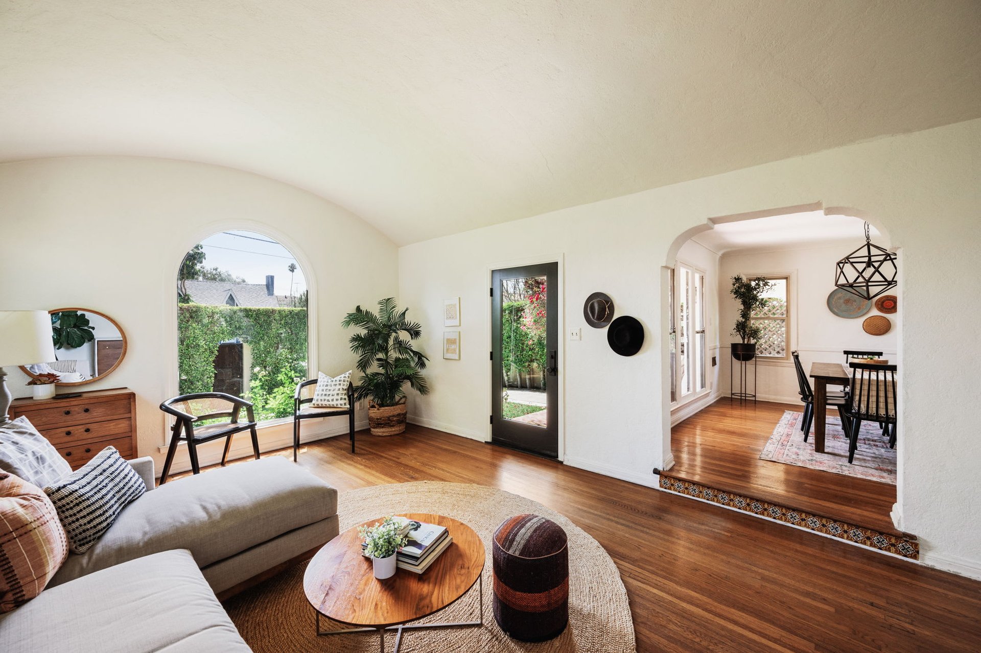Lush Private Spanish Hideaway in Picfair Village