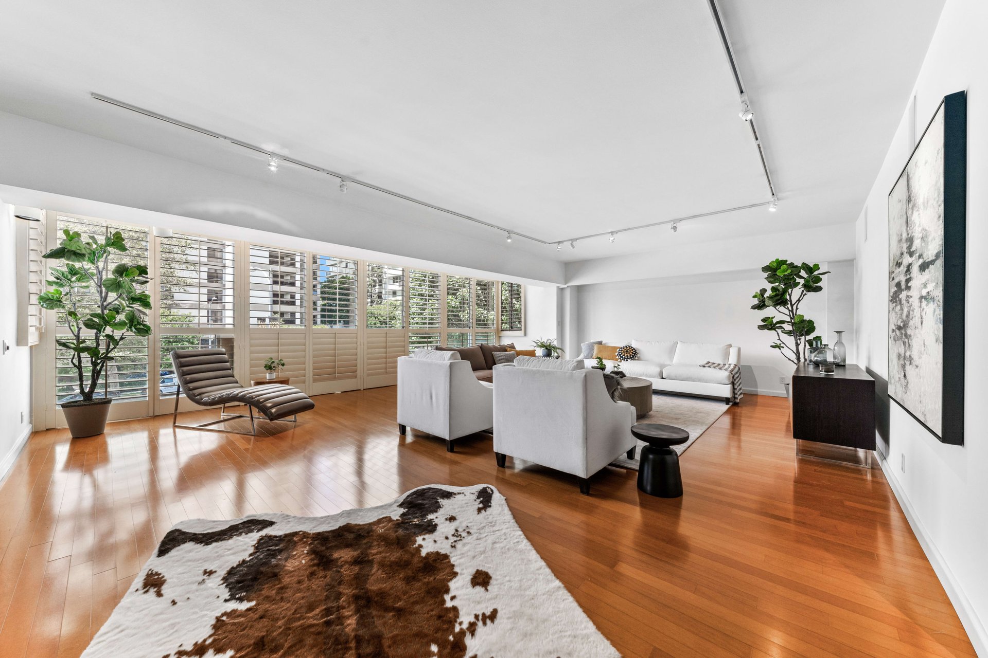 The Churchill #2E, Wilshire Corridor
