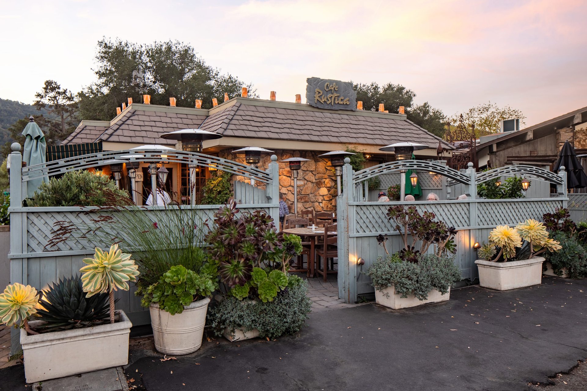 Blue Sky Lodge - Carmel Valley Village