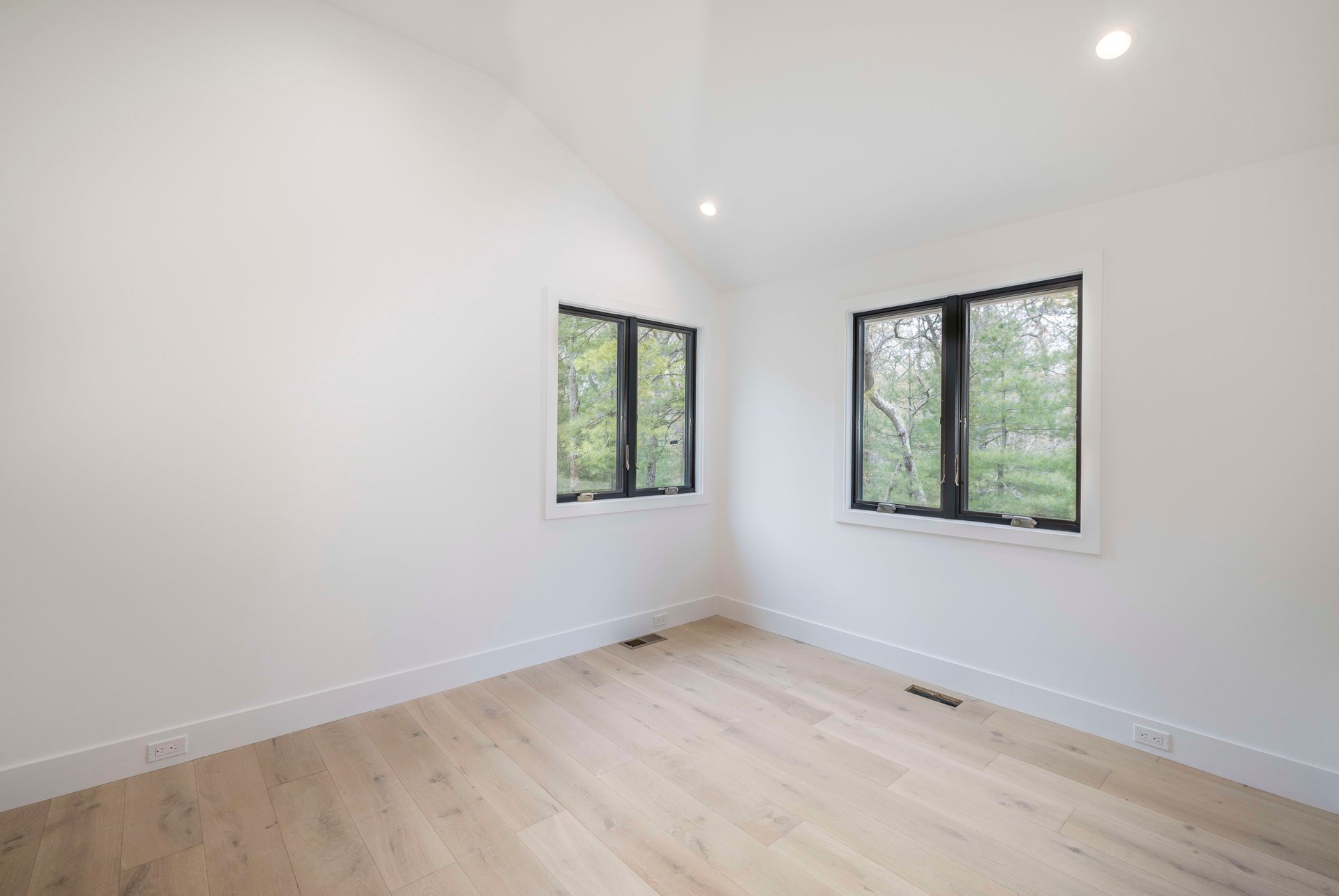 3 Malcolm Ave