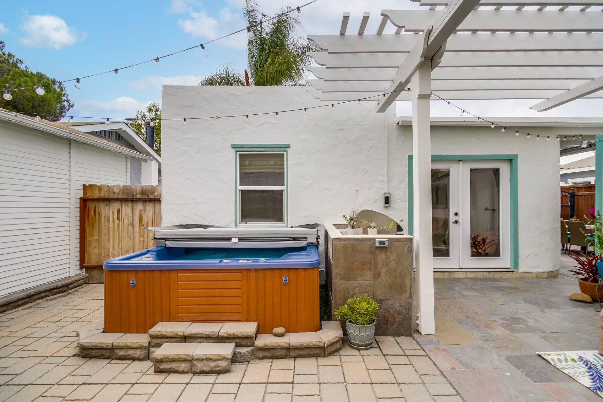 4223 Meade Ave