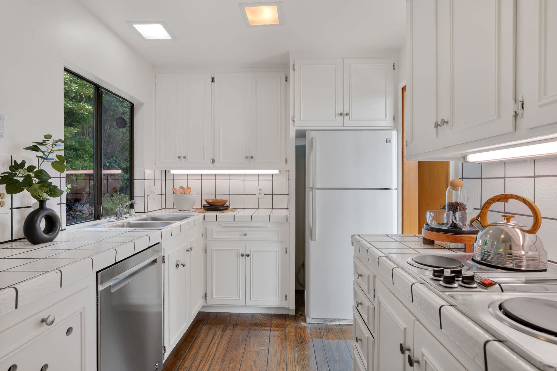 Old Town Tiburon Duplex with Sweeping Views