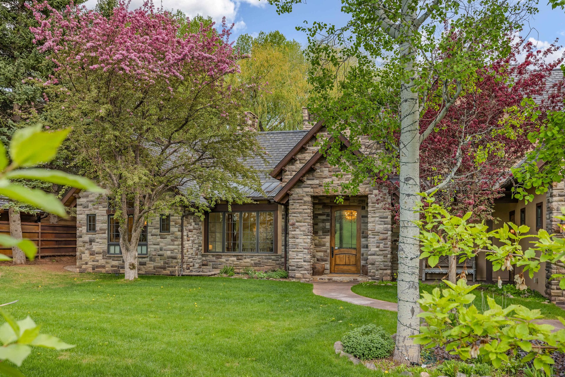 Fabulous Luxurious 5 Bedroom Home in Snowmass