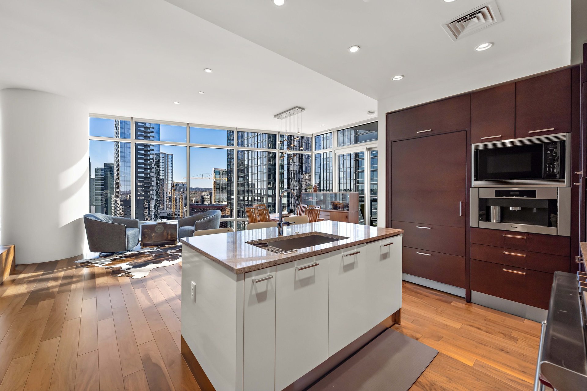 200 Congress Ave #21E