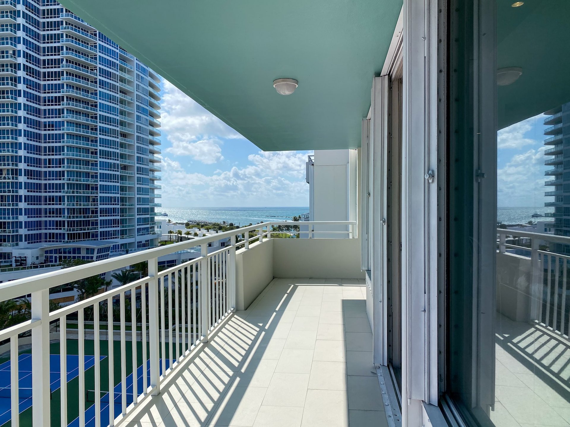 South Pointe Tower 810