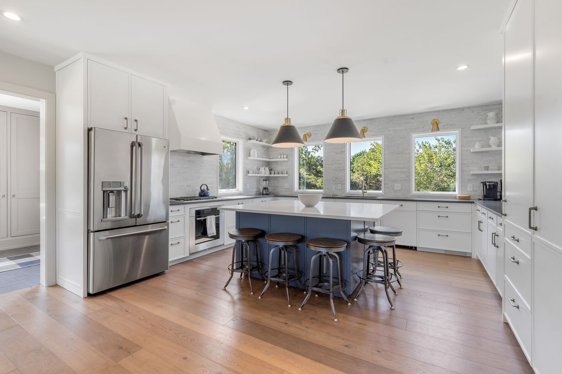 4 Moors End Ln