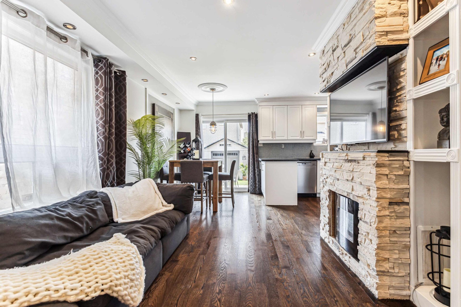 Gorgeous 3 Bedroom Semi- Detached