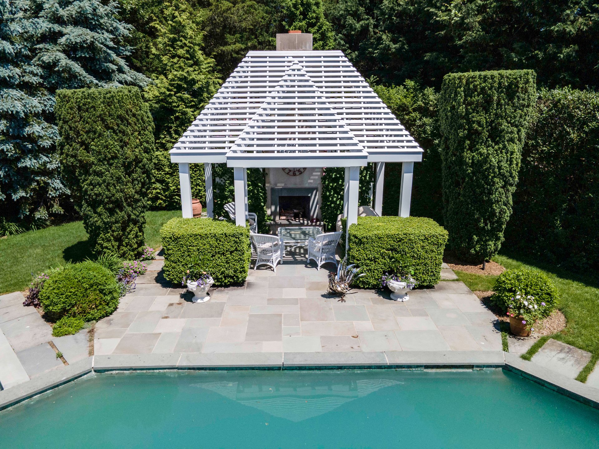 Furnished Designer Luxury Cottage in a Historic Waterfront Neighborhood