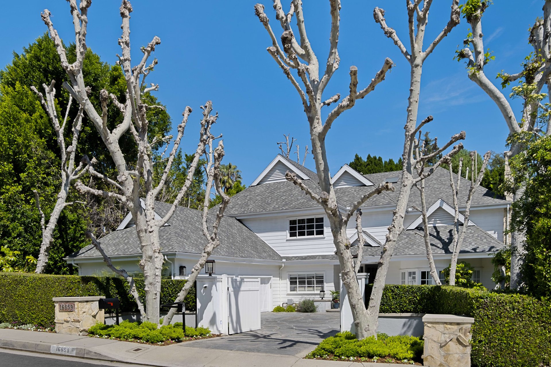 16659 Ashley Oaks, Encino