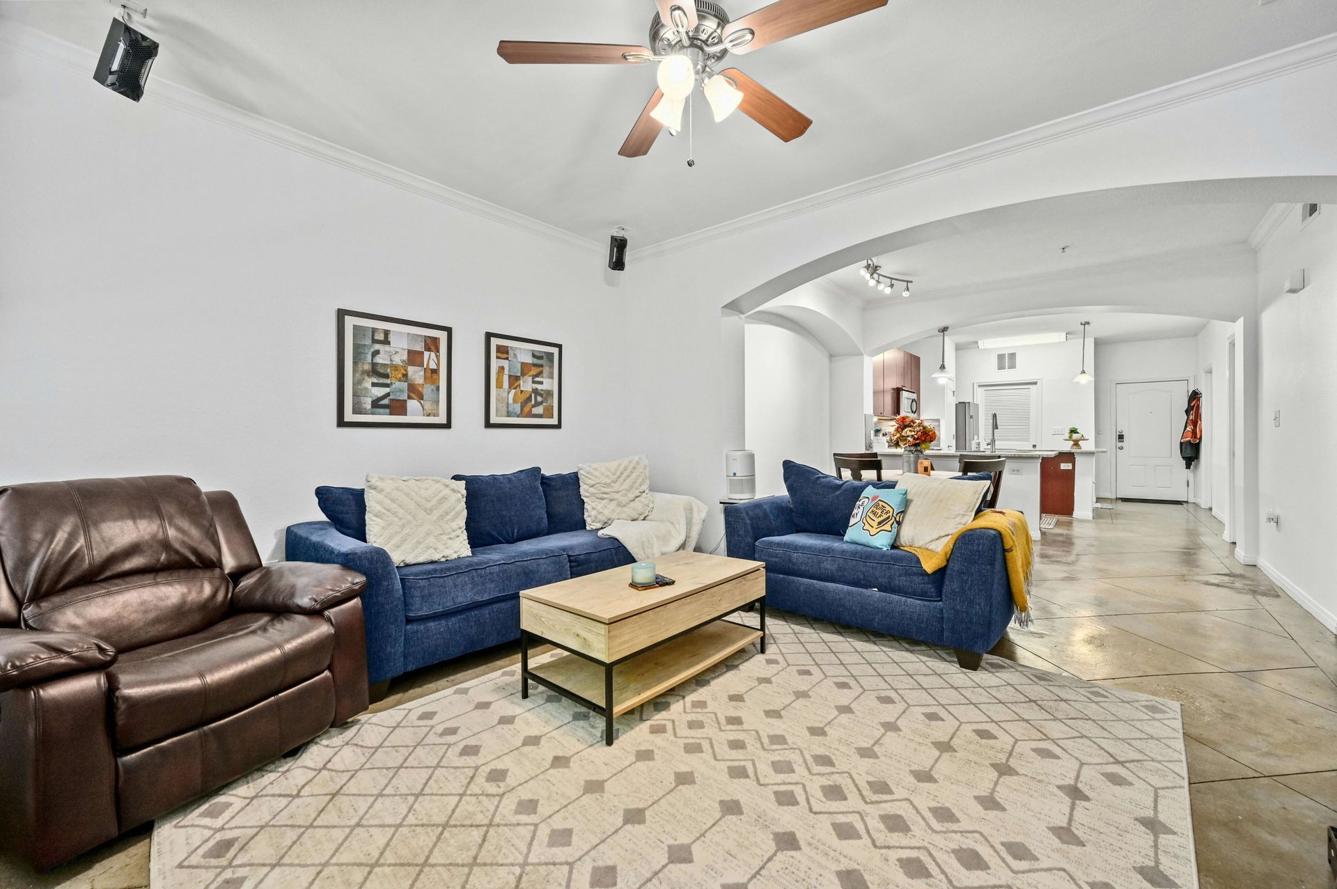 2505 San Gabriel Street #207