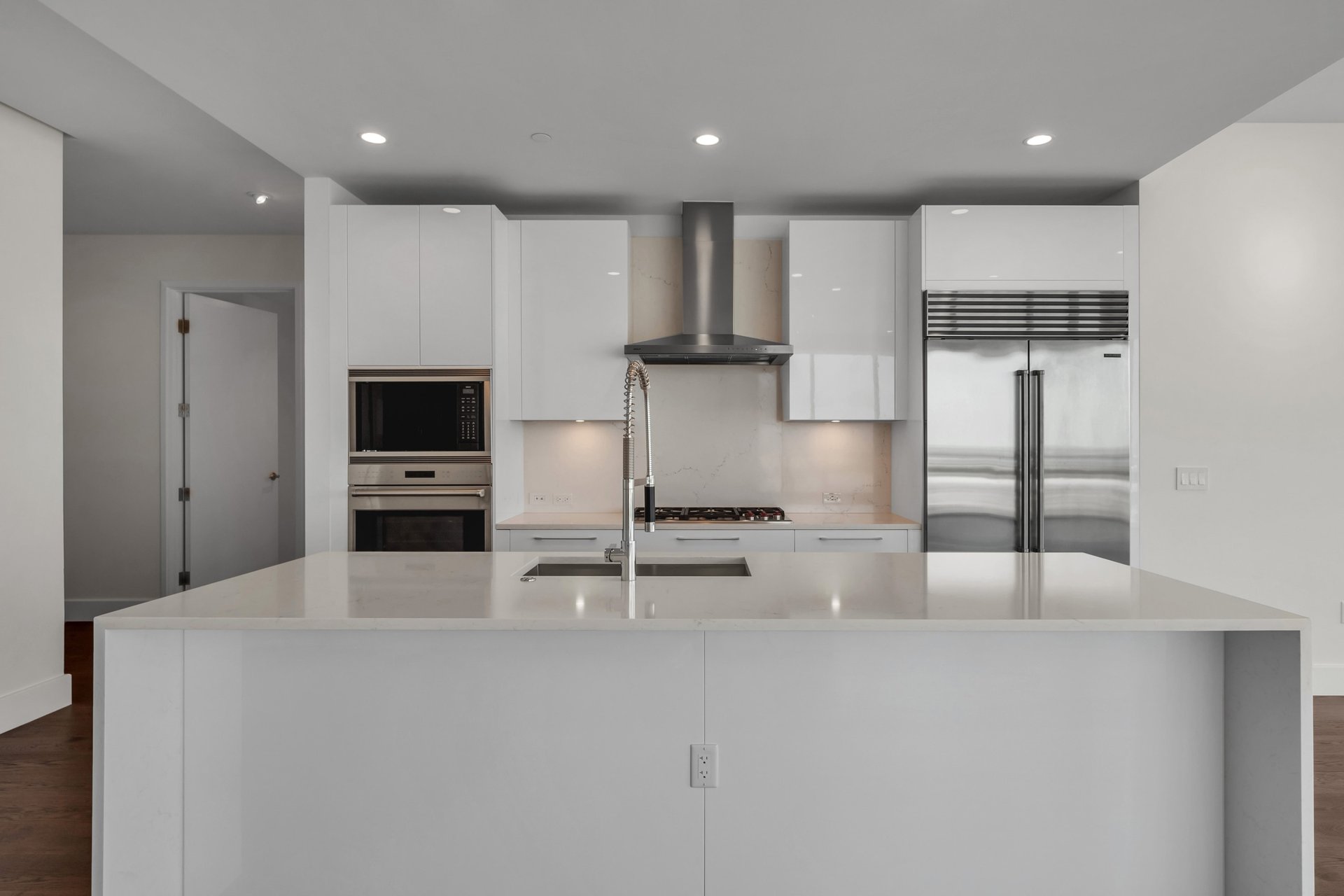 7901 Windrose Avenue #906