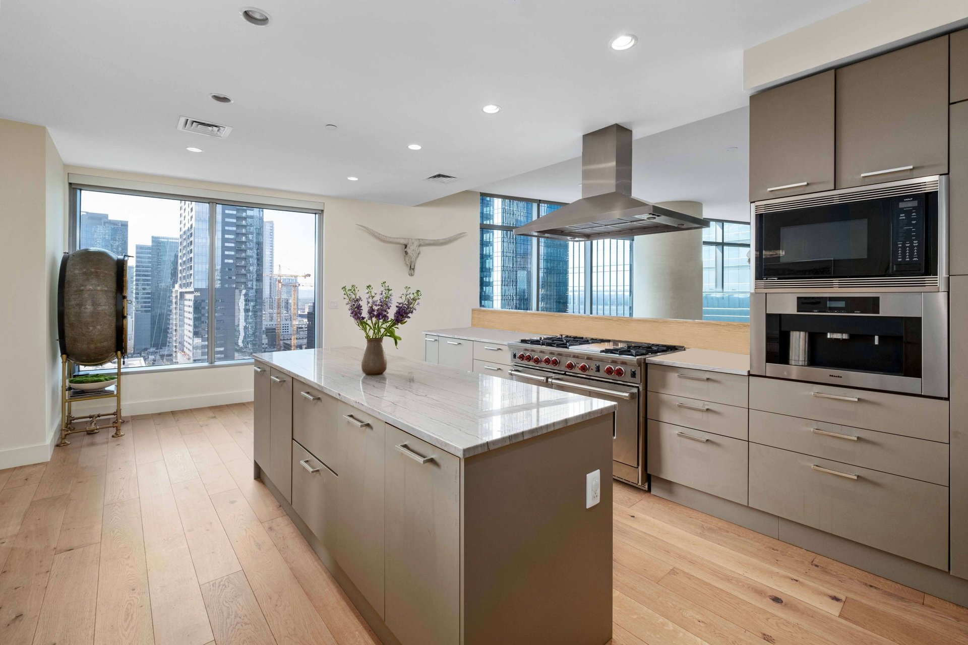 200 Congress Ave #18AE