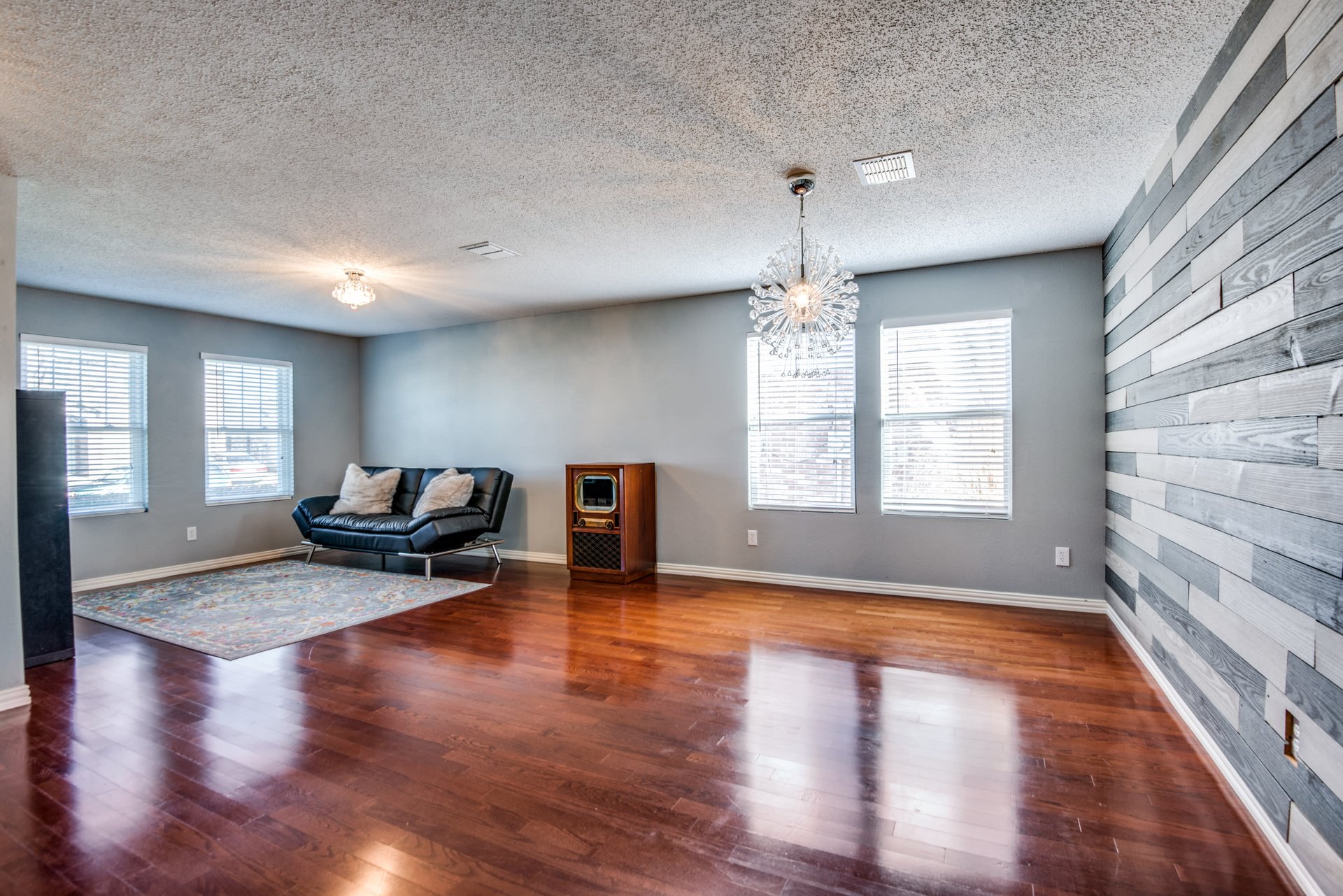 2716 Lazy Oak Drive