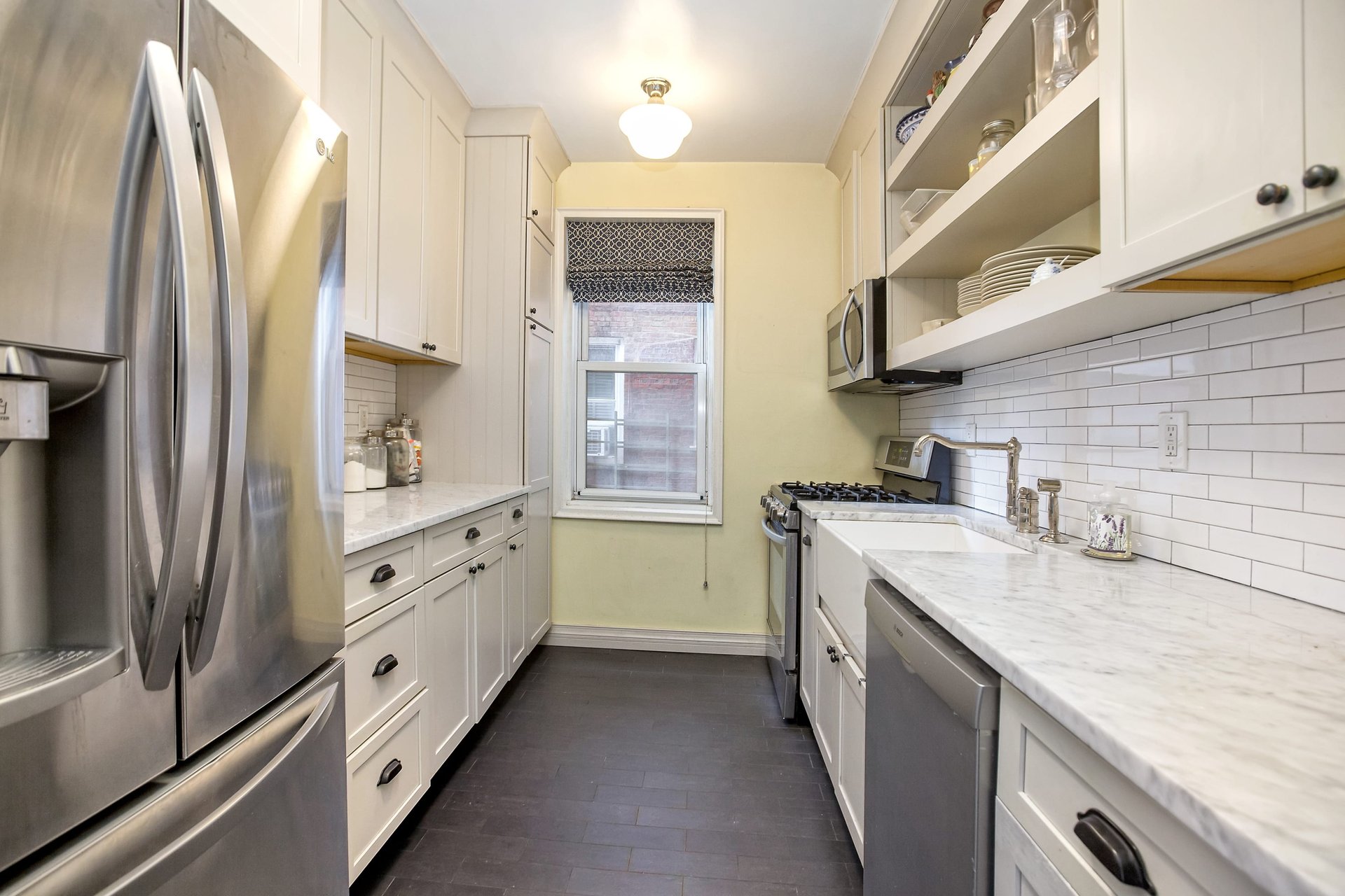 25 Plaza Street West, 2J
