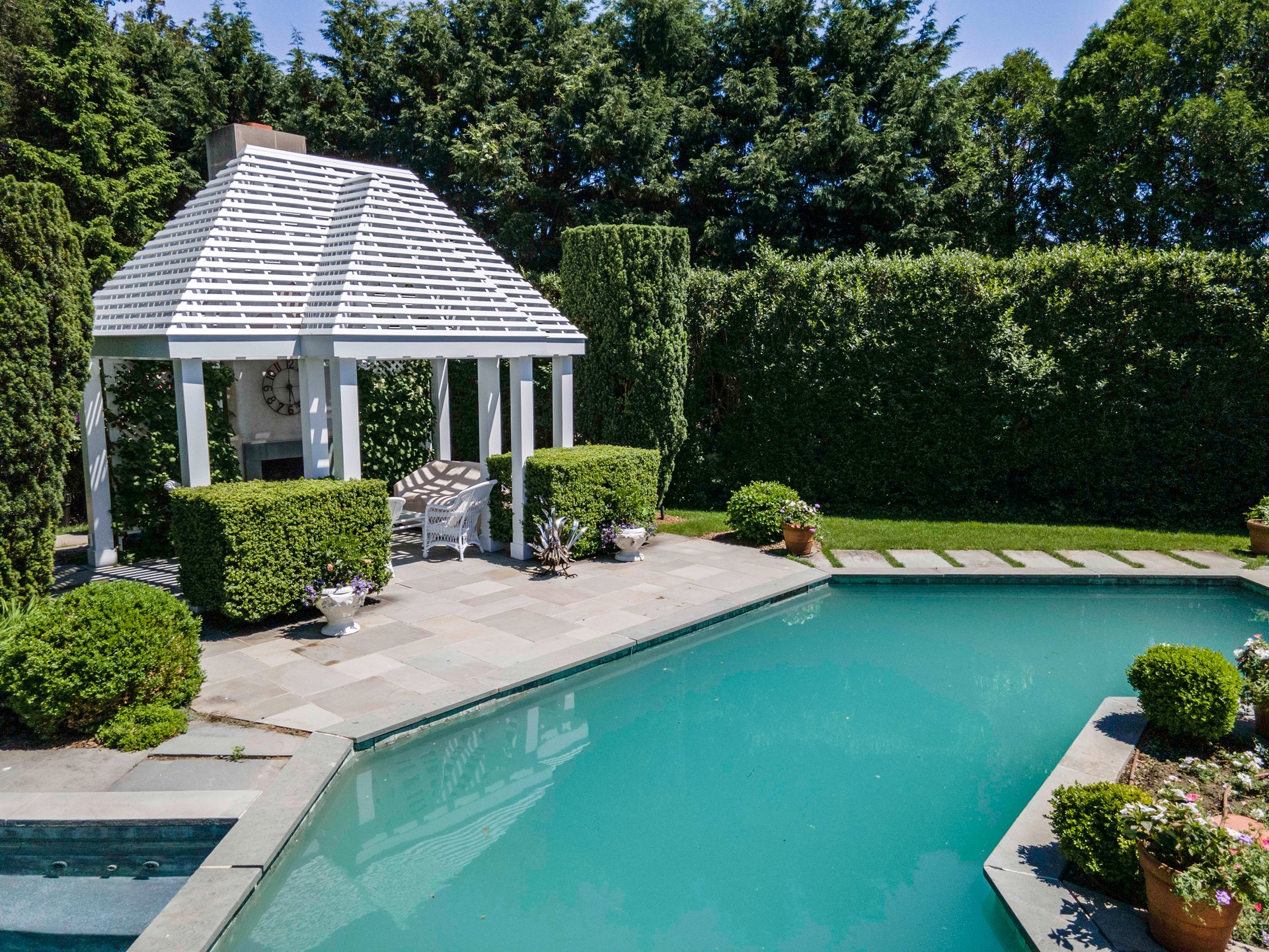 Furnished Designer Luxury Cottage in a Historic Waterfront Neighborhood