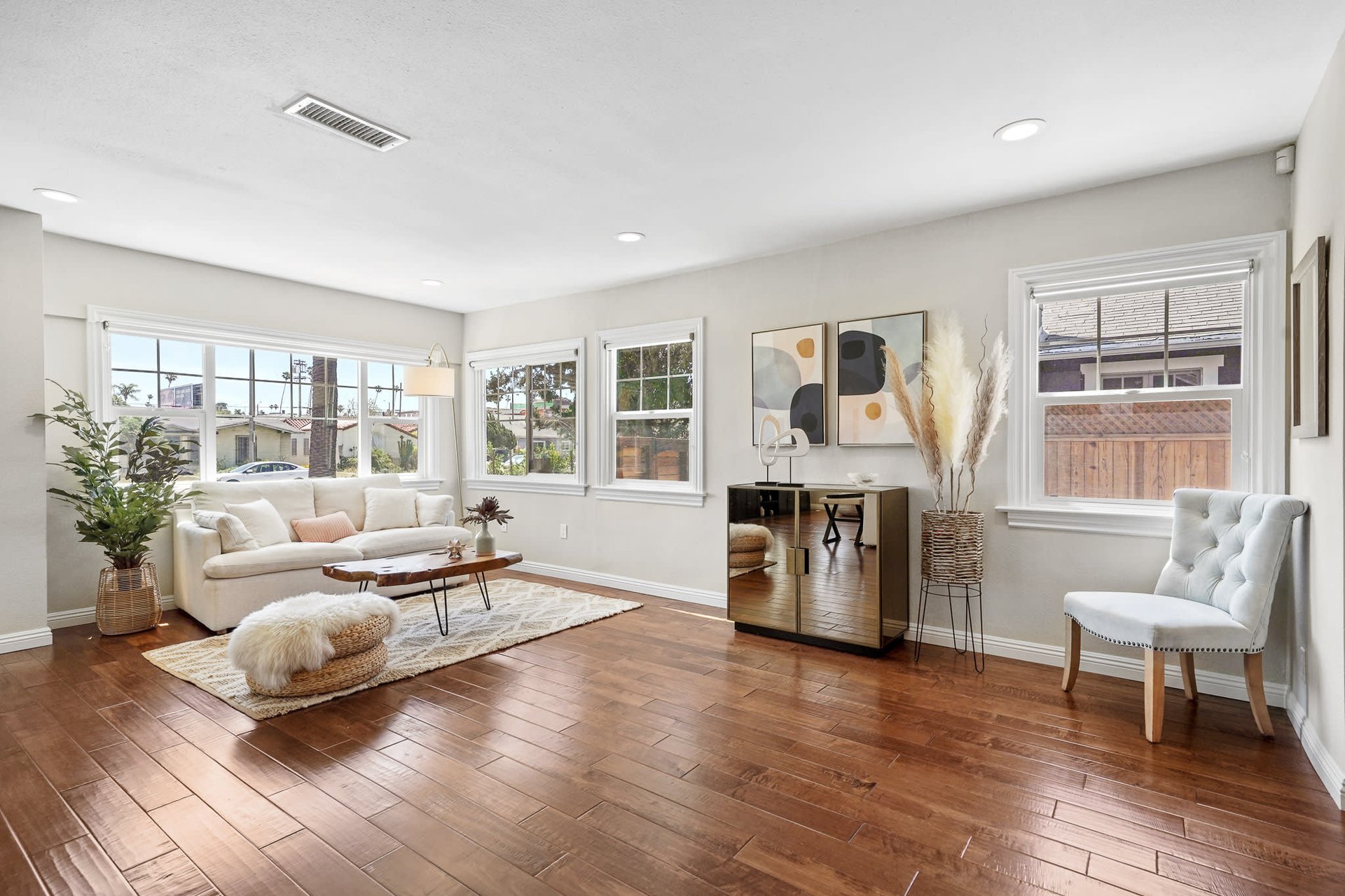 Beautifully Remodeled Home with HUGE Grassy Yard in Oxford Square