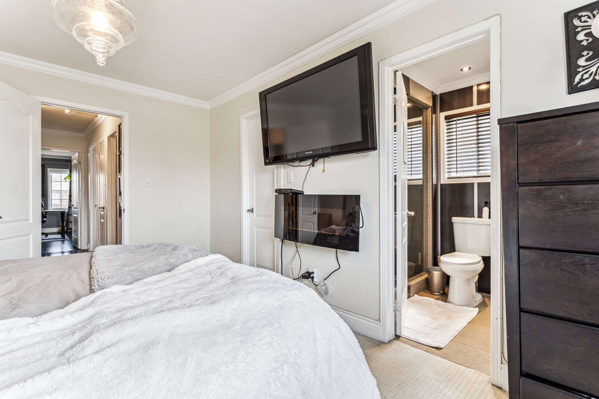 Gorgeous 3 Bedroom Semi- Detached