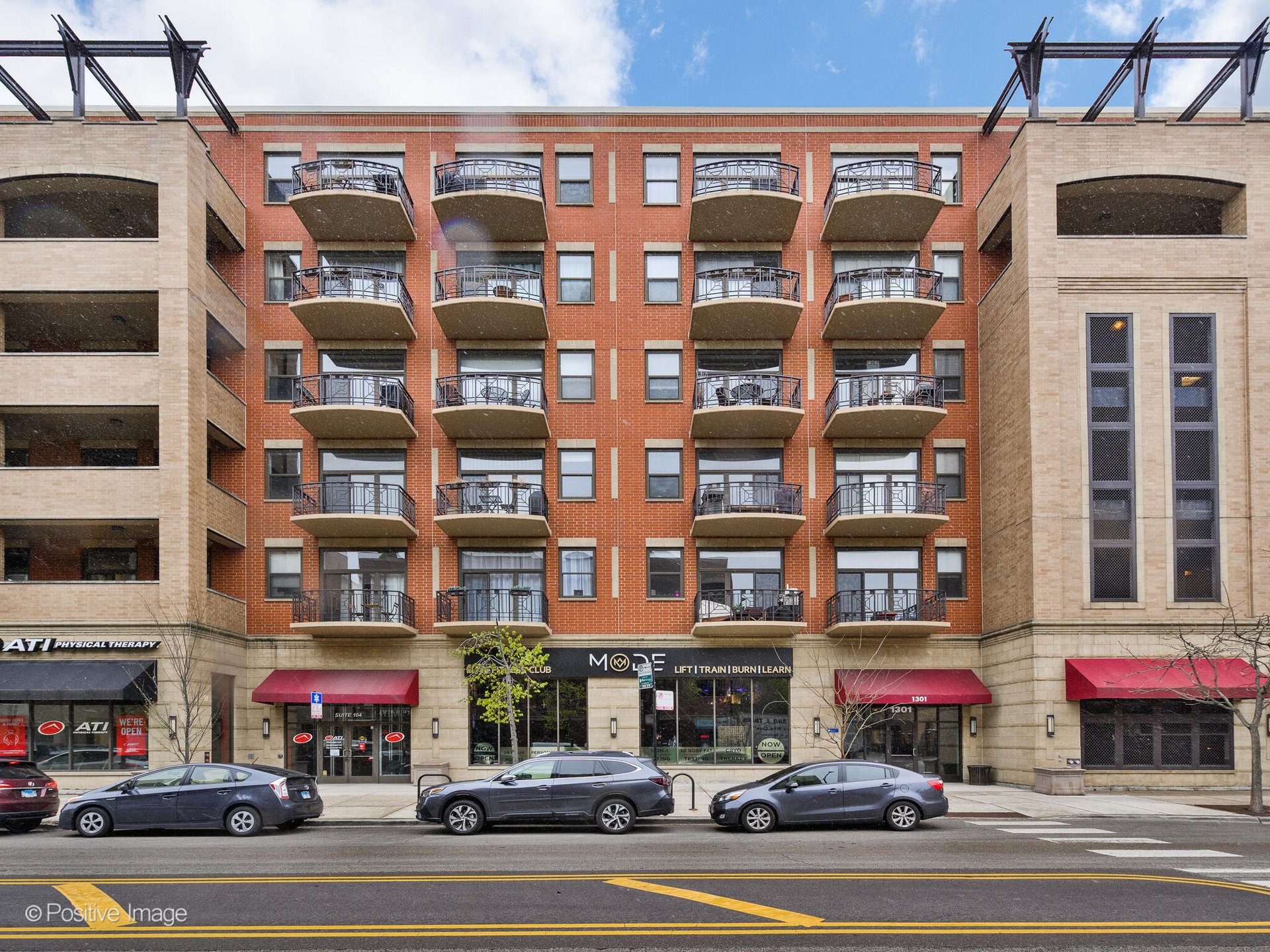 1301 W Madison St (No. 602)