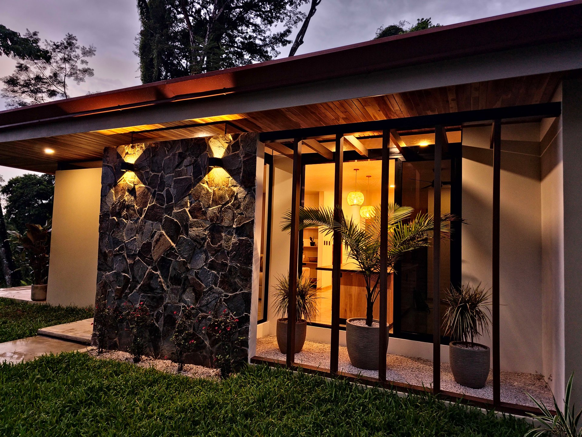 Jungle, Ocean, and exclusive elements to live in the tropics at Casa Elementum