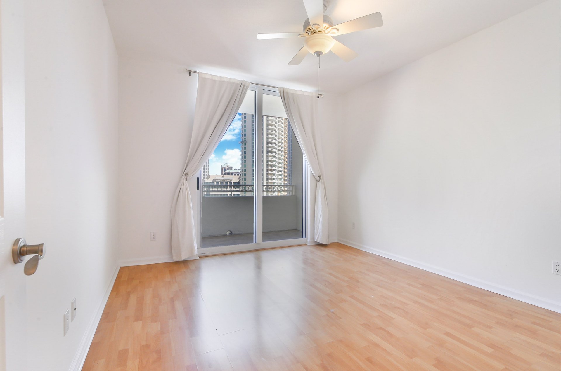 NU RIVER LANDING 1701