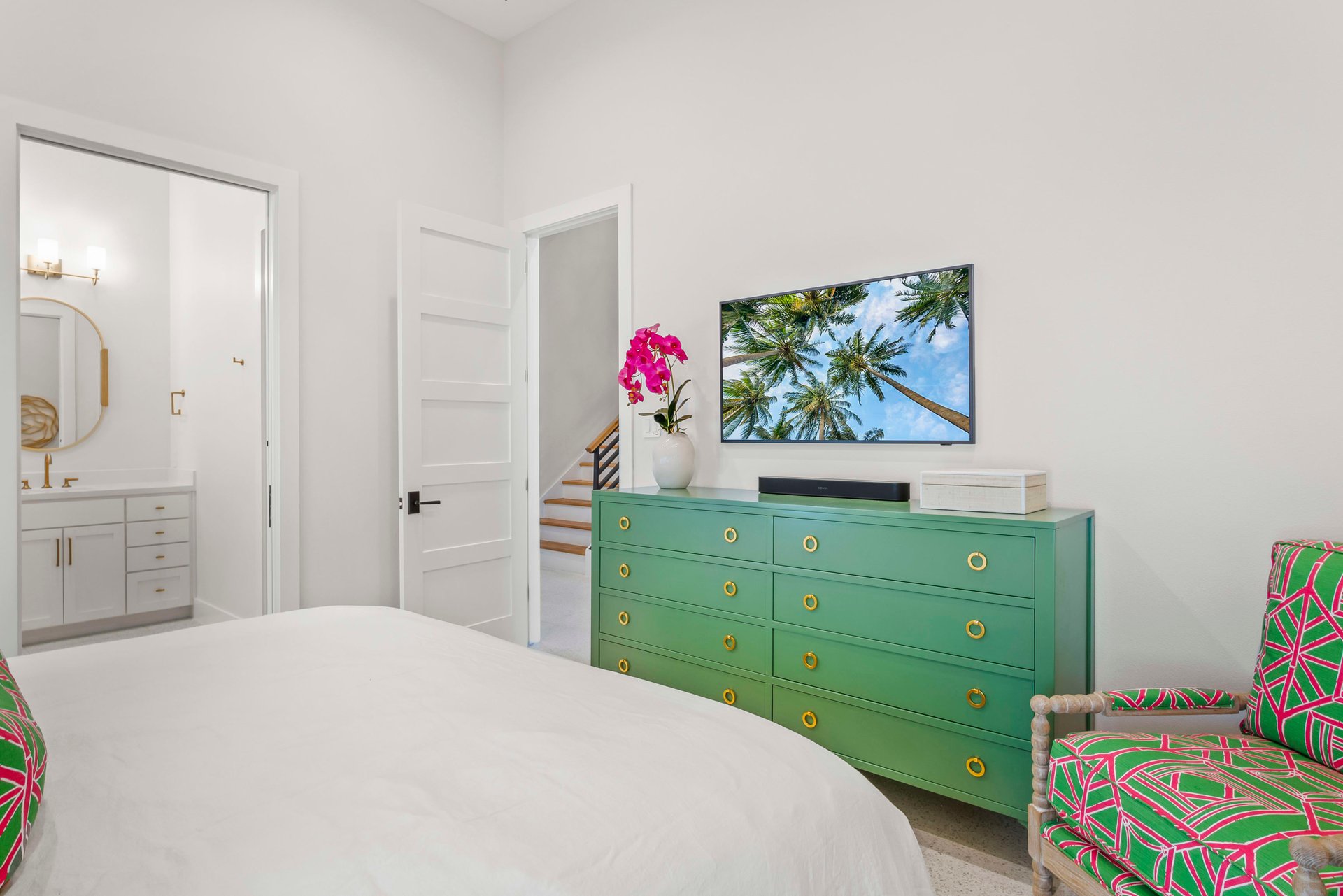 Coastline Drive, 4 Beds 4 Baths