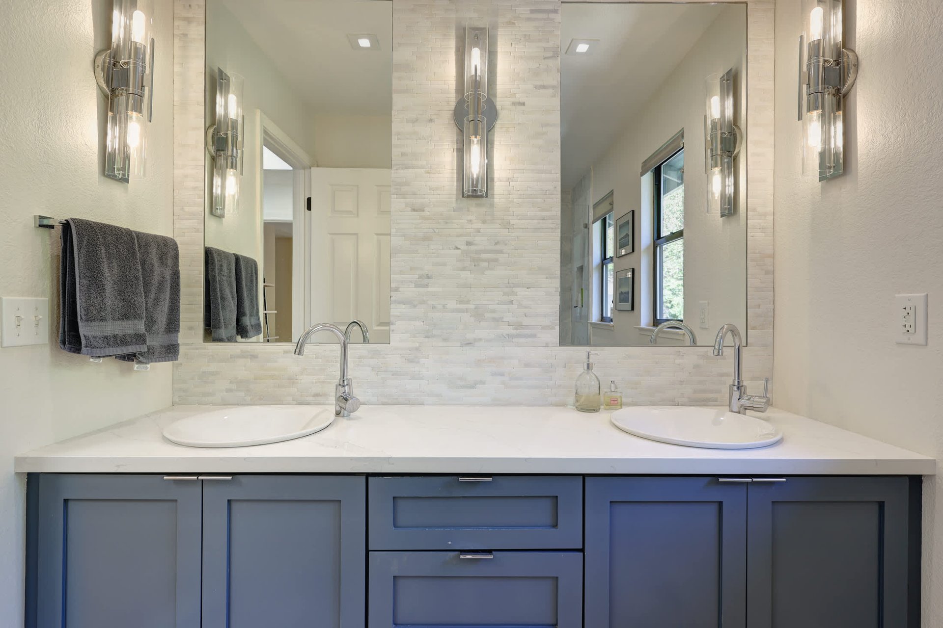 Stylish & Updated in Partridge Knolls