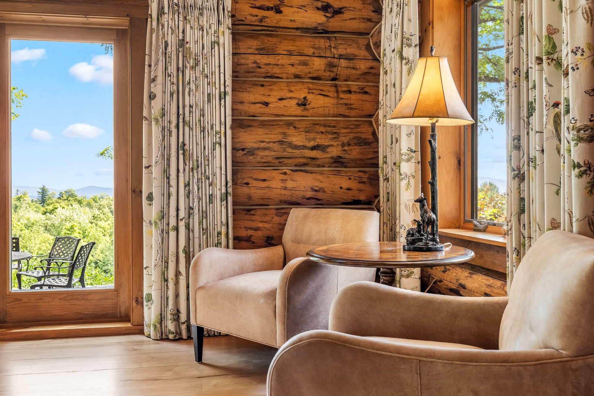 Exclusive Mountain Log Home - Monthly Rental Avail.