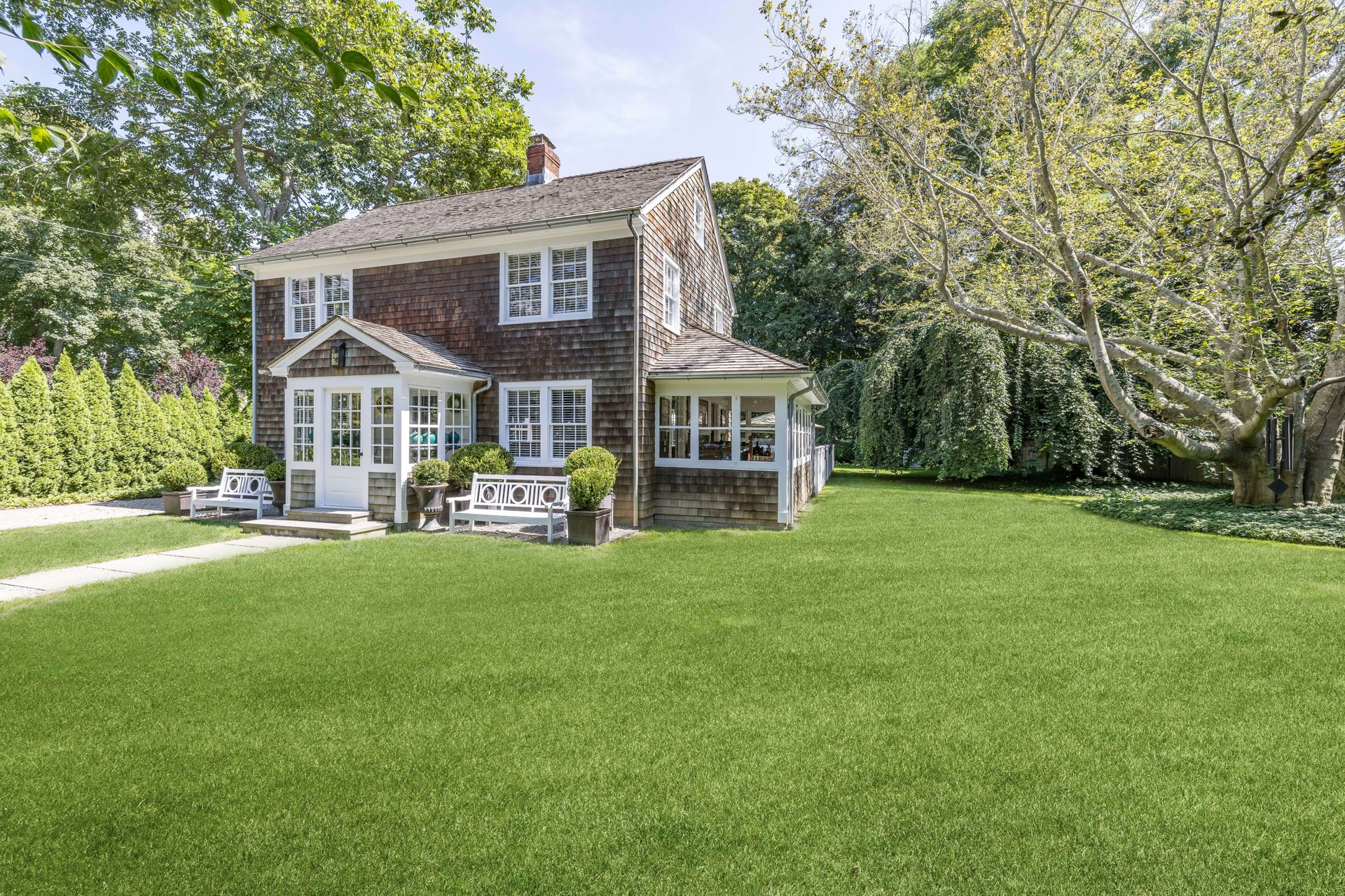 Bridghampton Village South Designer-Renovated Shingled Cottage