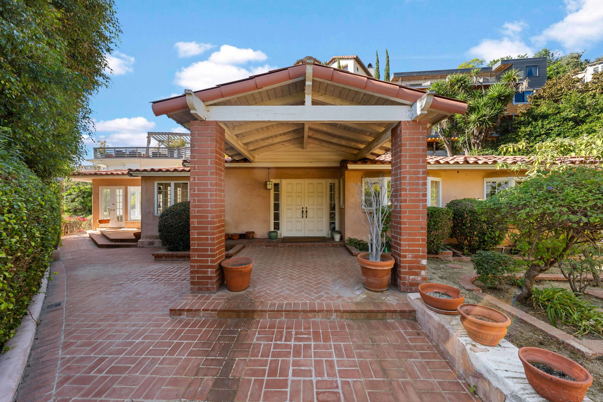 8819 Evanview Dr, Sunset Plaza