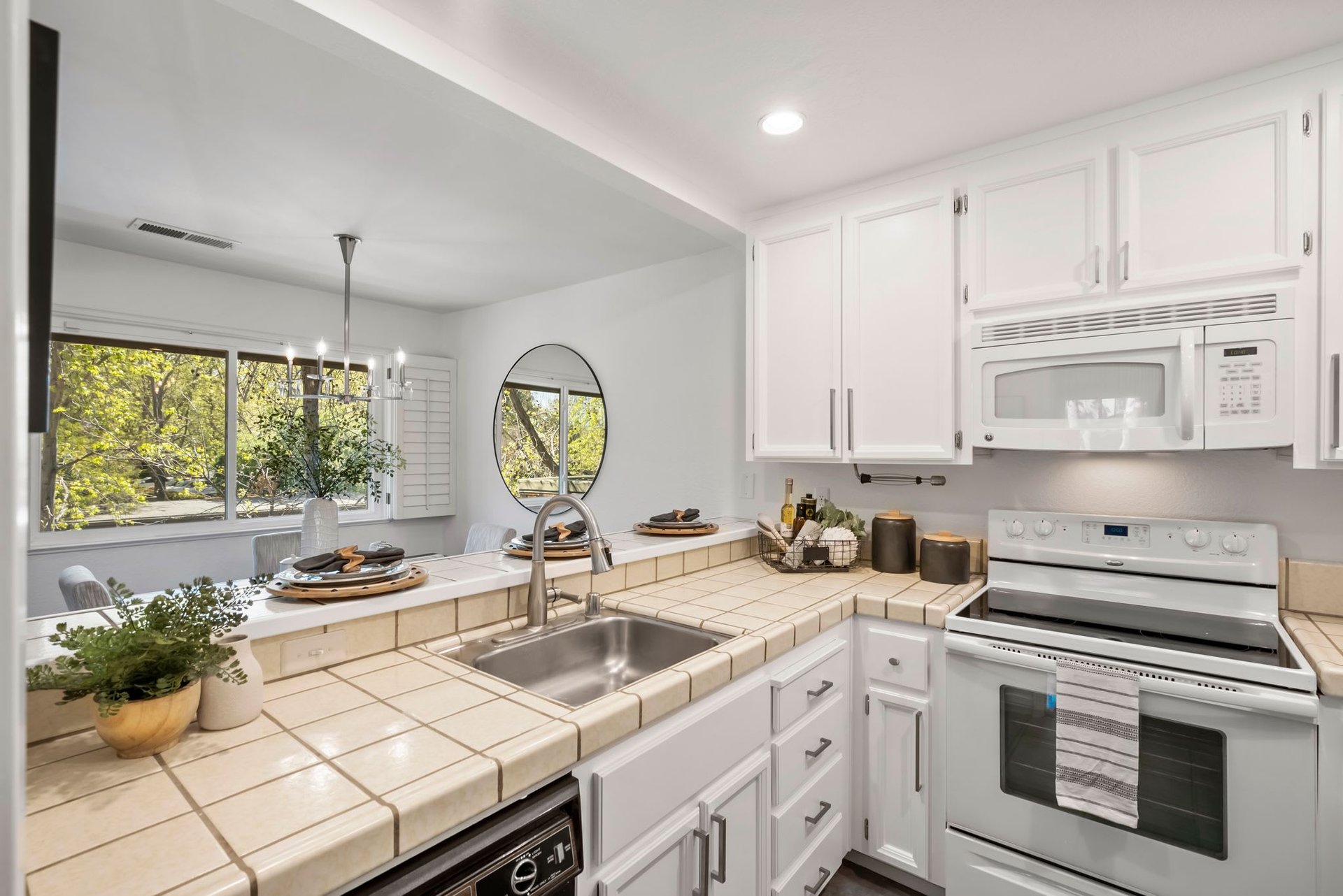 3308 La Terrace Circle