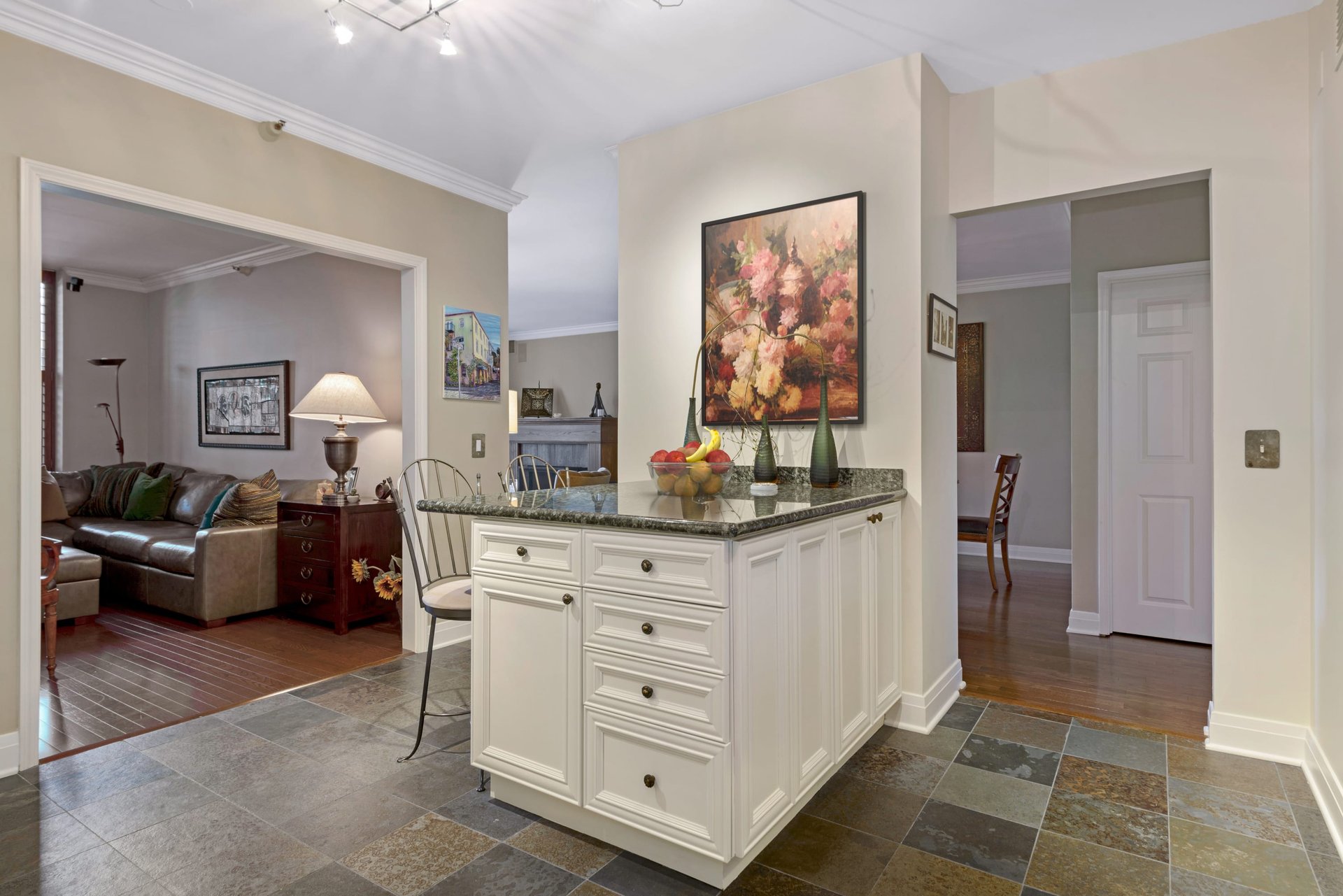 55 W Delaware Pl Unit 313