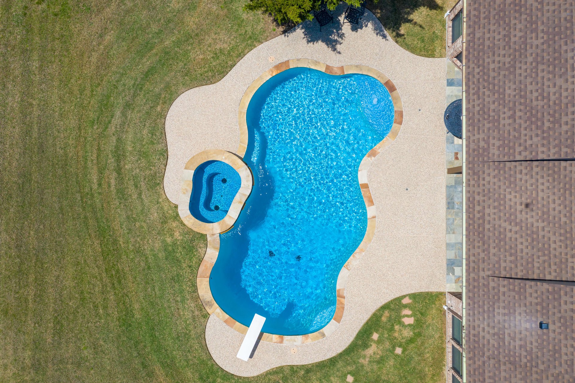 2923 Forest Drive