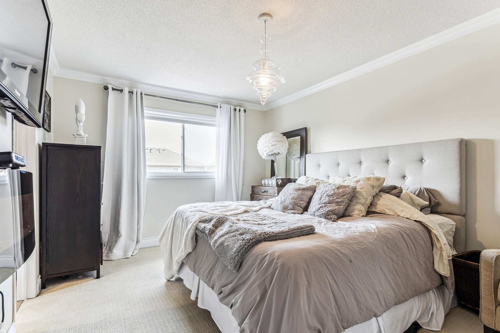 Gorgeous 3 Bedroom Semi- Detached