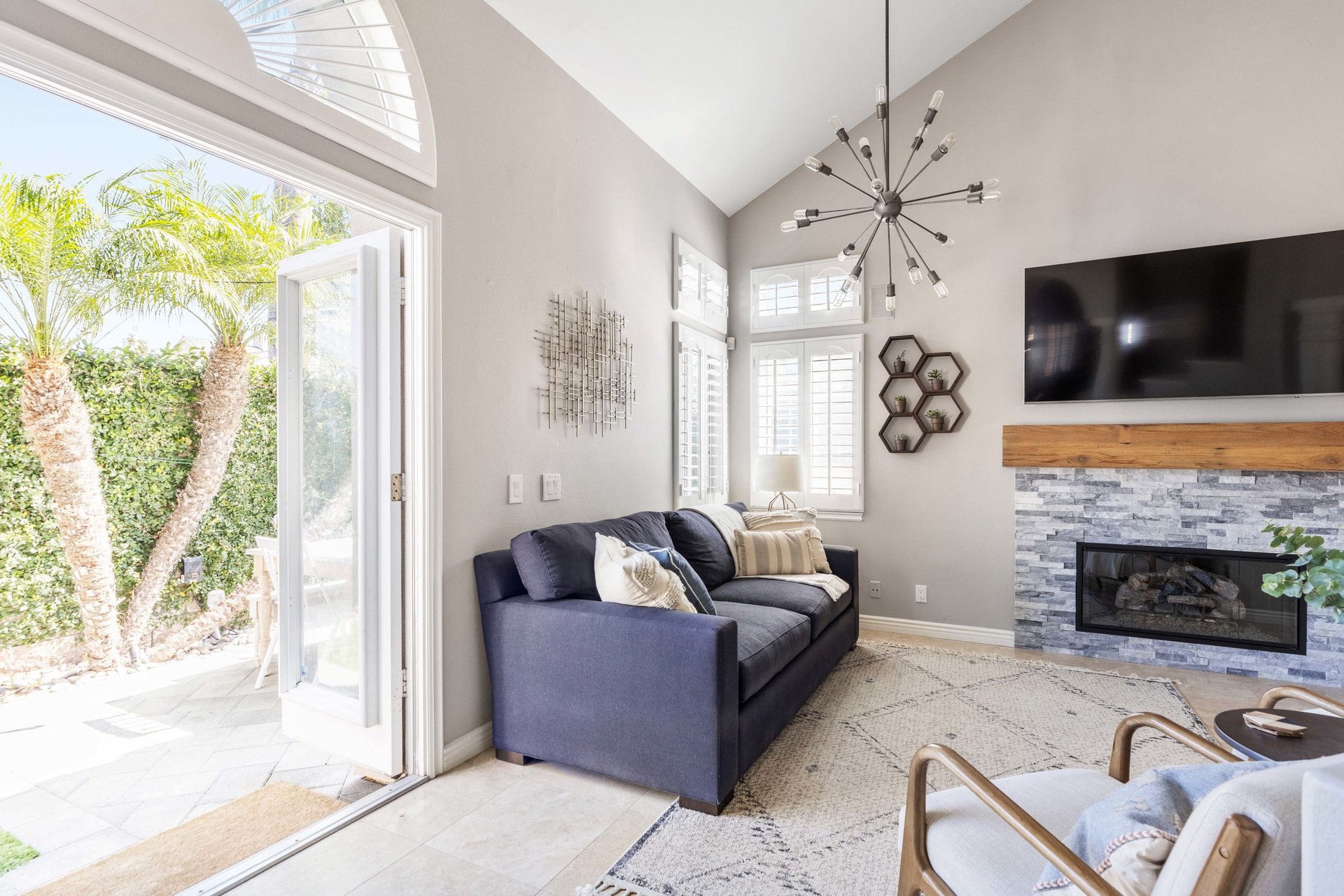2298 La Playa Drive North